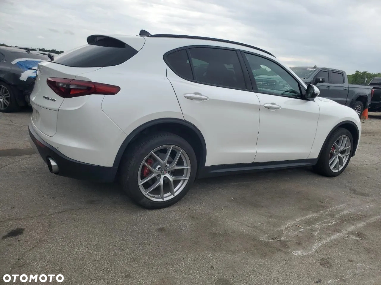 Alfa Romeo Stelvio 2.0 Turbo 16V AT8-Q4 Veloce Ti - 4