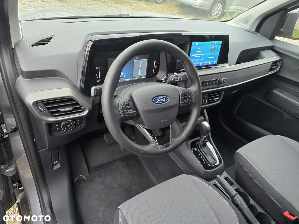 Ford Transit Courier - 10
