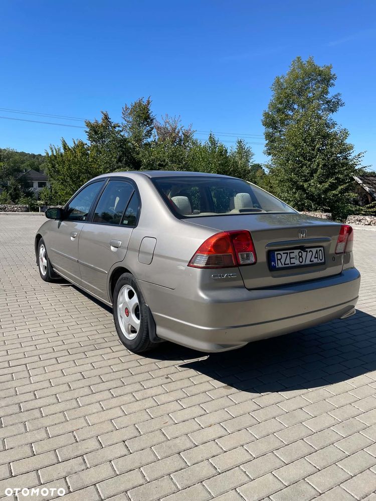 Honda Civic 1.7 LS - 4