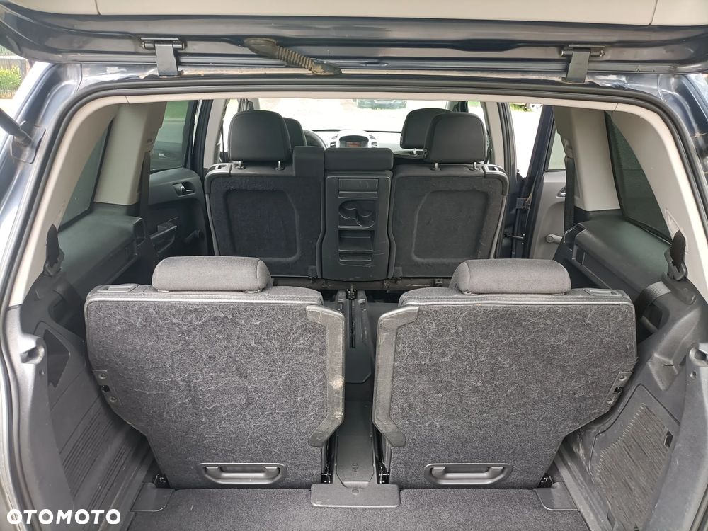 Opel Zafira - 10