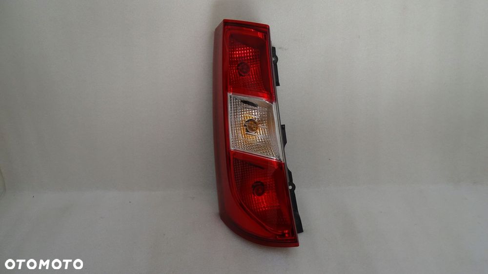 DACIA DOKKER - lampa tylna lewa - 1