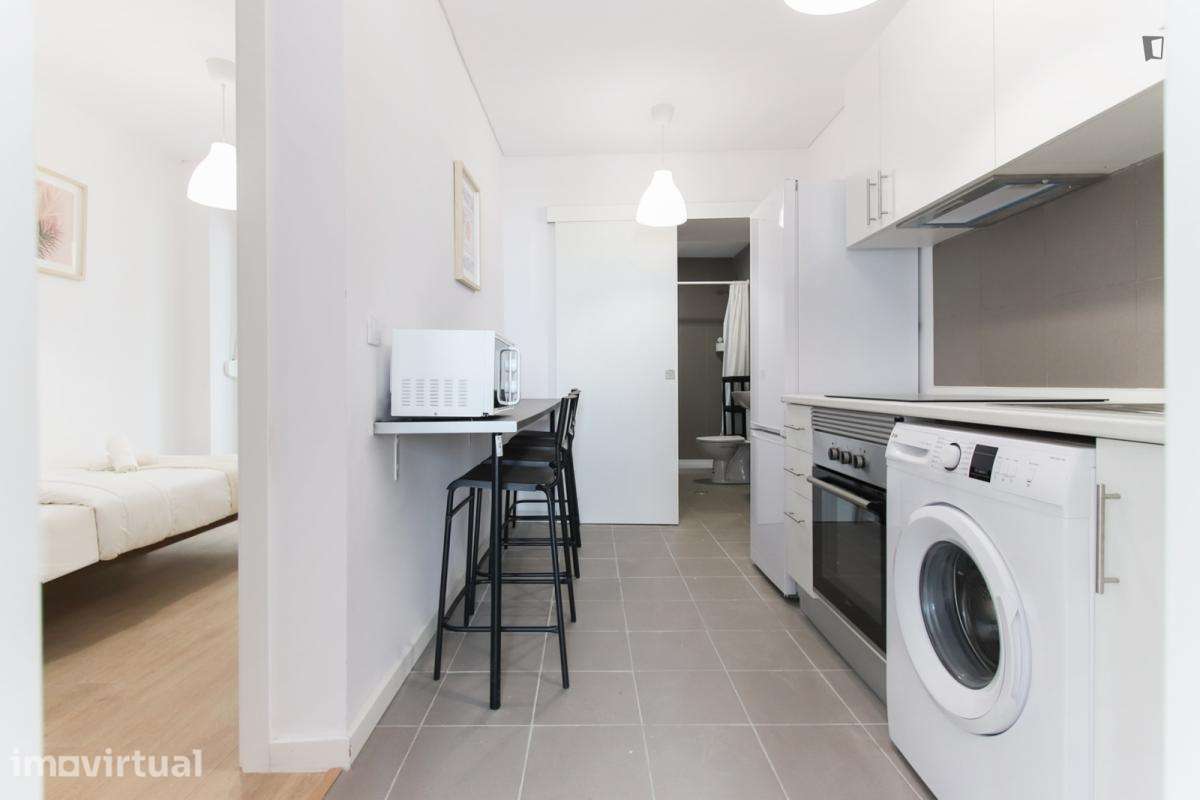 Quarto - localizado em Alameda Lisbon - Grande imagem: 2/11