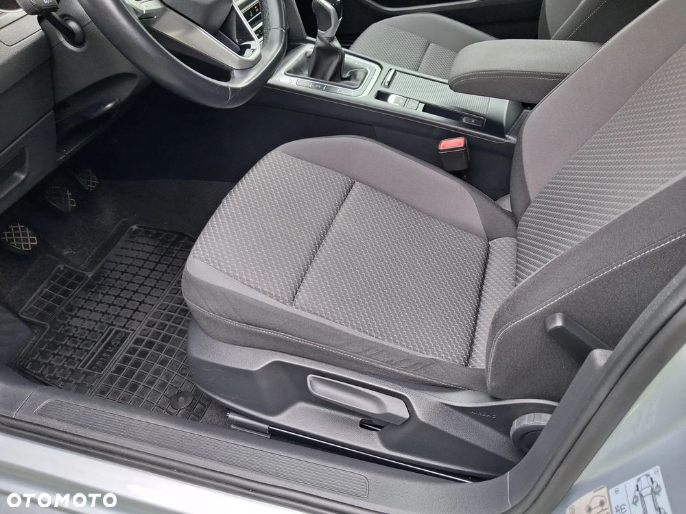 Volkswagen Passat 2.0 TDI EVO Business - 30