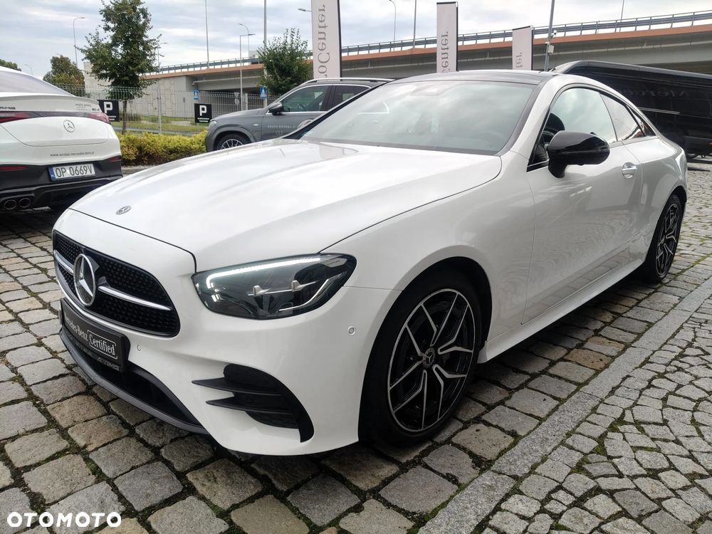 Mercedes-Benz Klasa E 200 Coupe 4-Matic 9G-TRONIC - 3