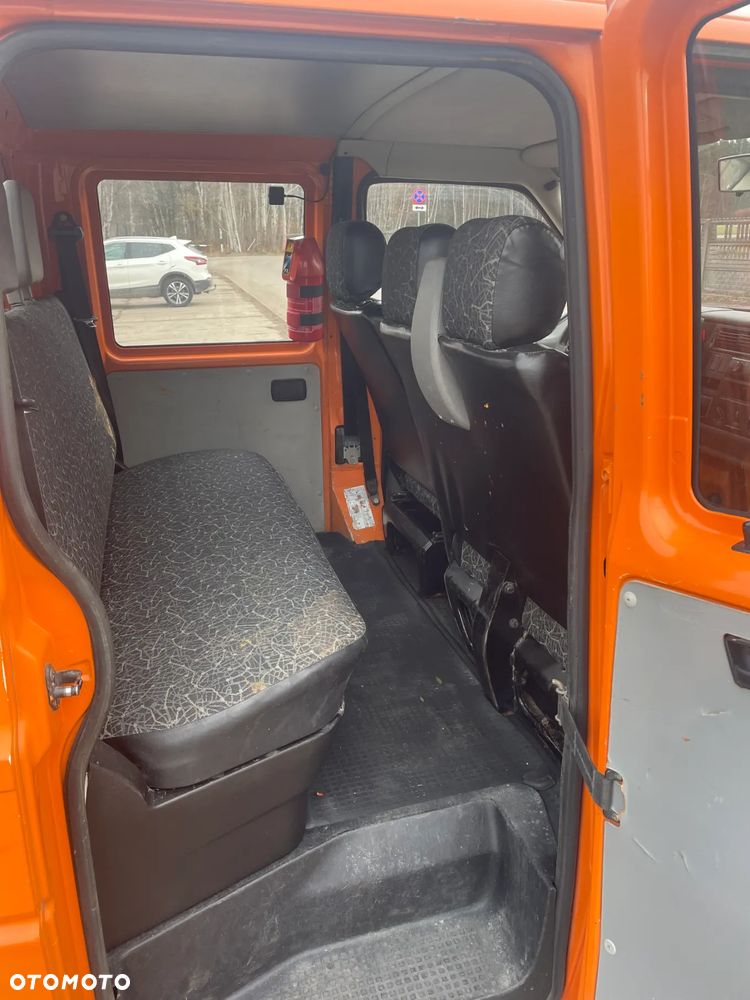 Volkswagen Transporter - 16