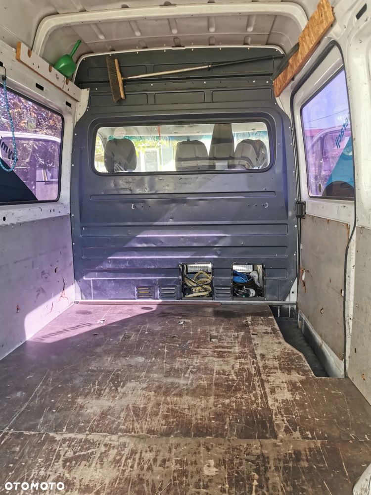 Mercedes-Benz Sprinter - 10