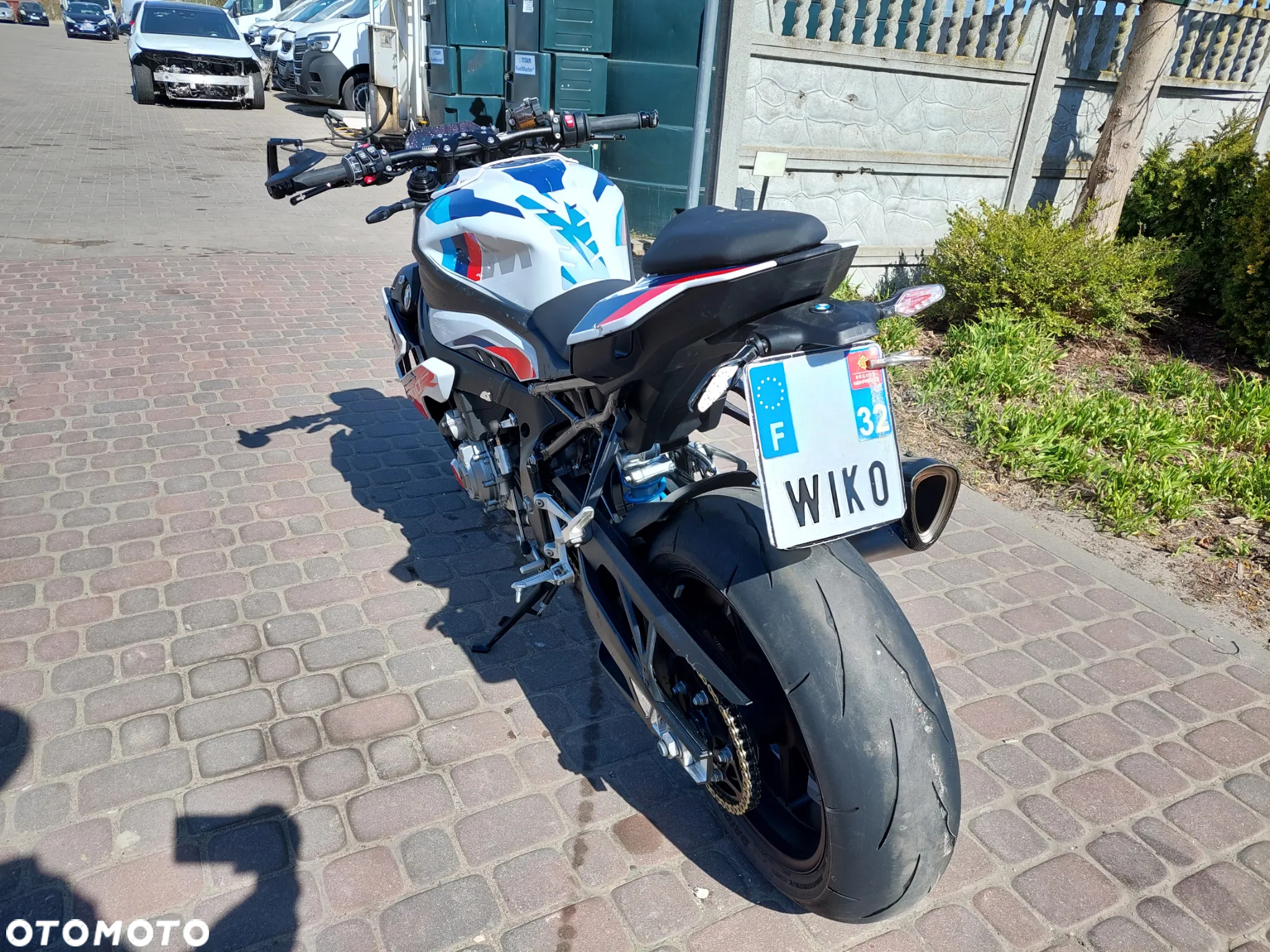 BMW S - 5