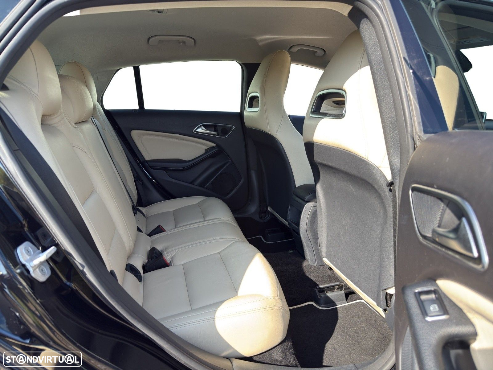 Mercedes-Benz CLA 200 Shooting Brake (CDI) d 7G-DCT - 16