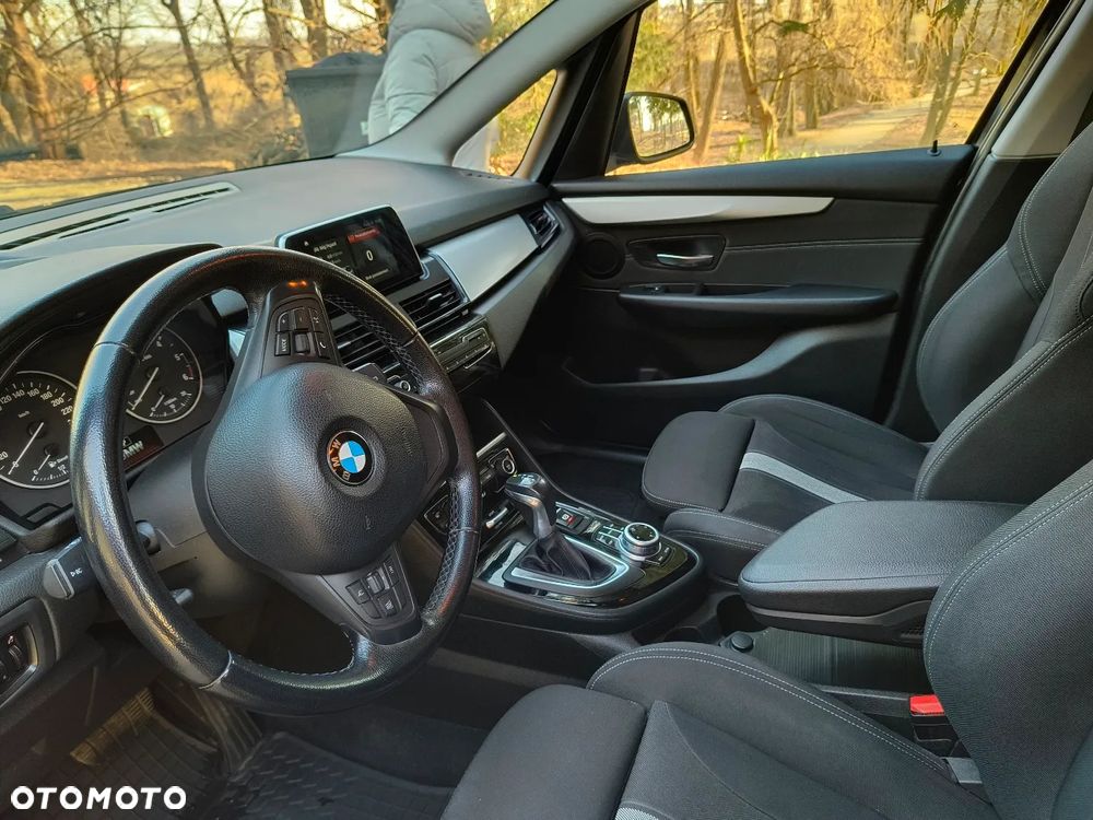 BMW Seria 2 218d - 6