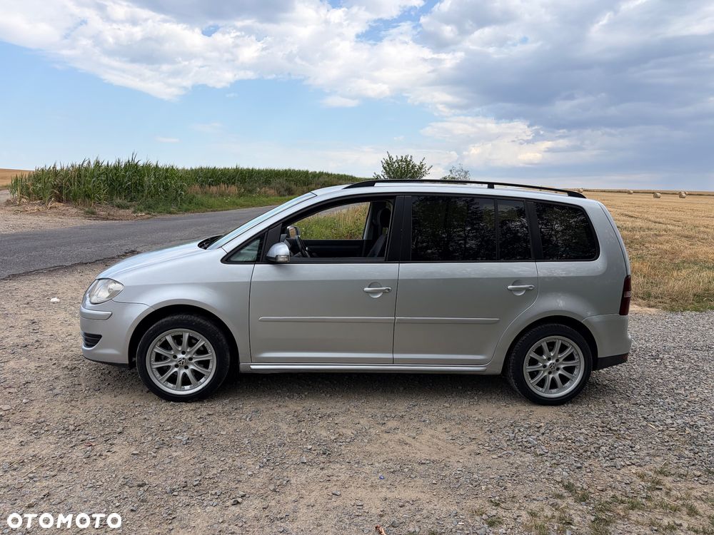 Volkswagen Touran - 2