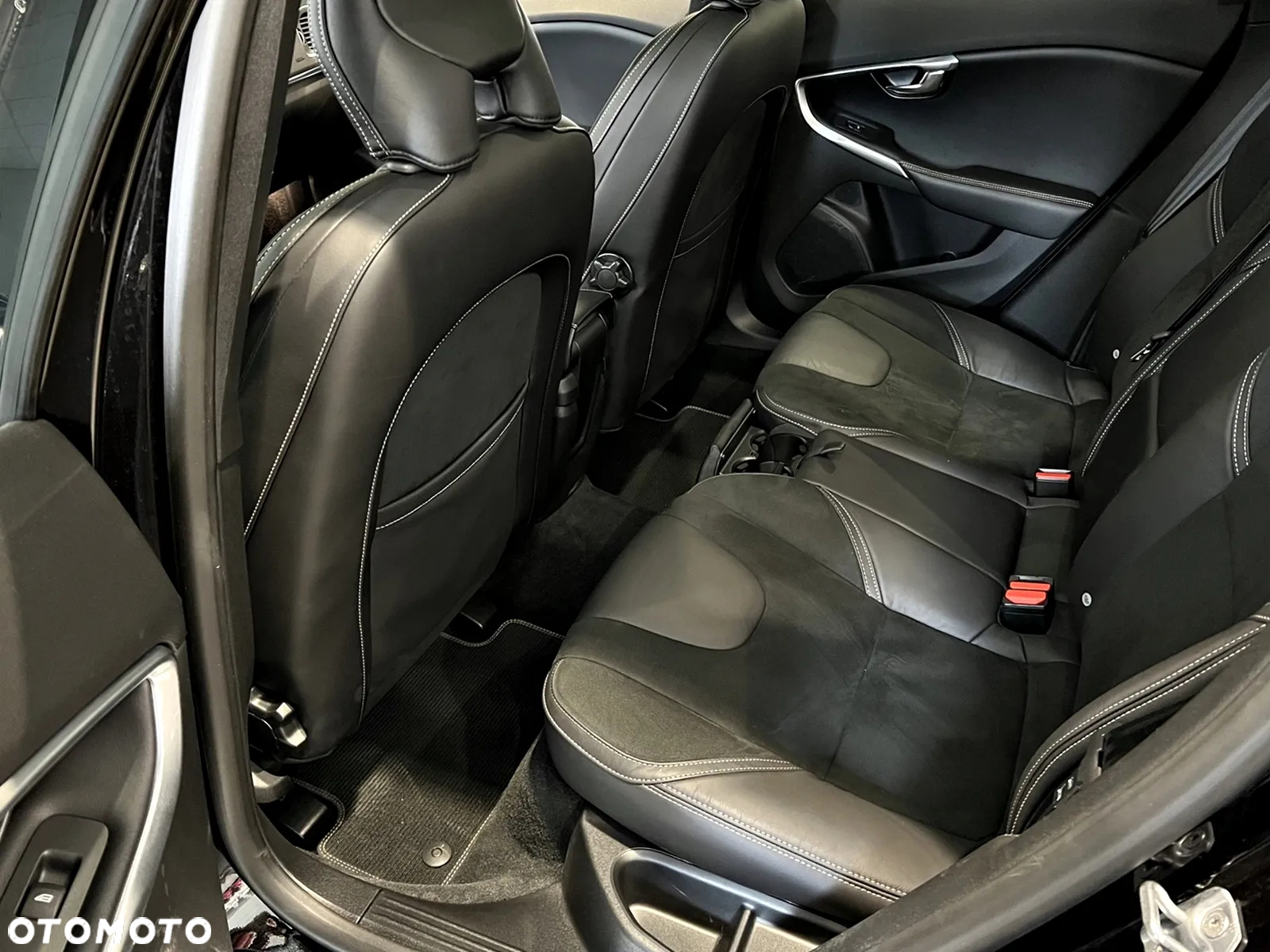 Volvo V40 T3 Geartronic RDesign - 11