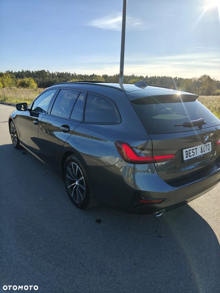 BMW Seria 3 320d Touring Sport Line - 11