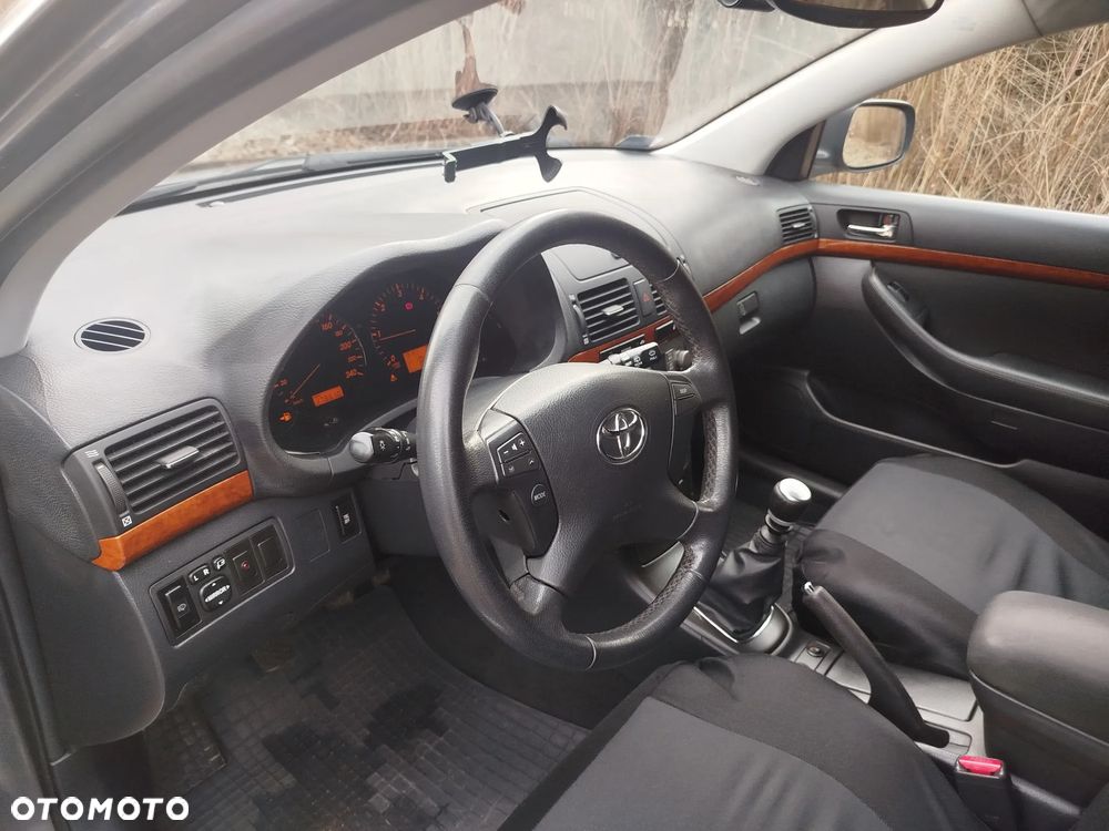 Toyota Avensis 2.2 D-4D Prestige - 10