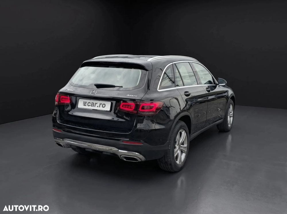 Mercedes-Benz GLC 300 e 4MATIC - 4