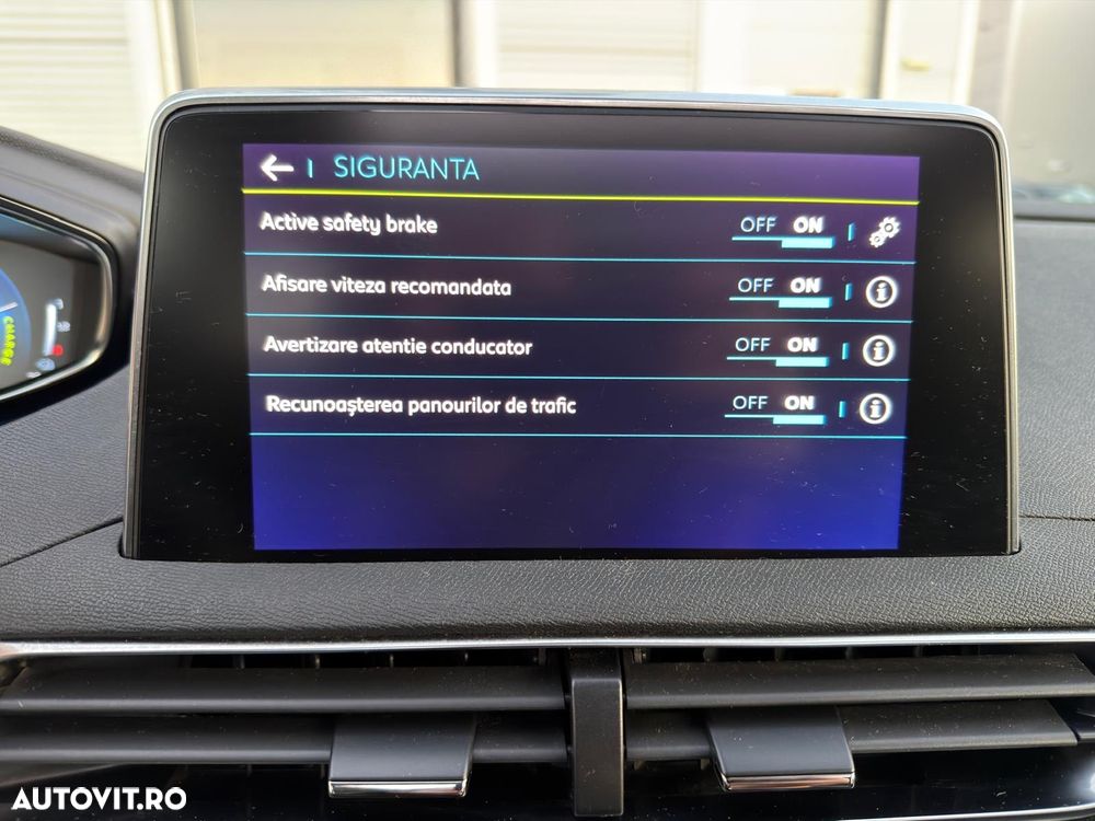 Peugeot 3008 PHEV EAT8 Allure - 25