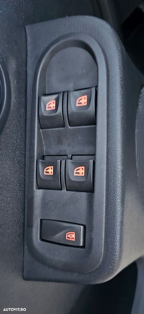 Dacia Duster 1.2 TCe 4x2 Laureate - 13