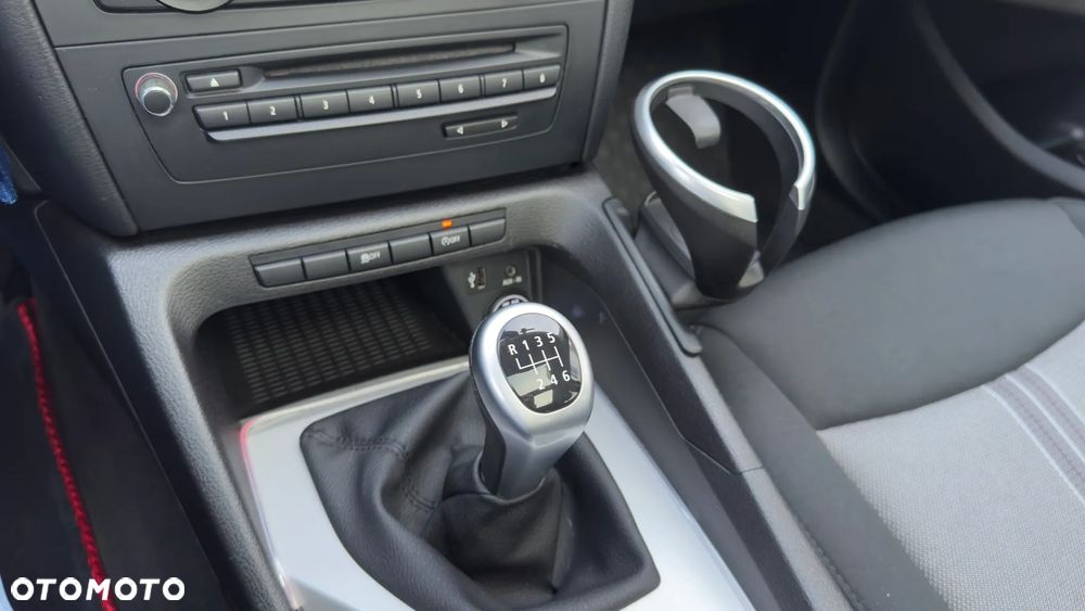 BMW X1 sDrive18d xLine - 32