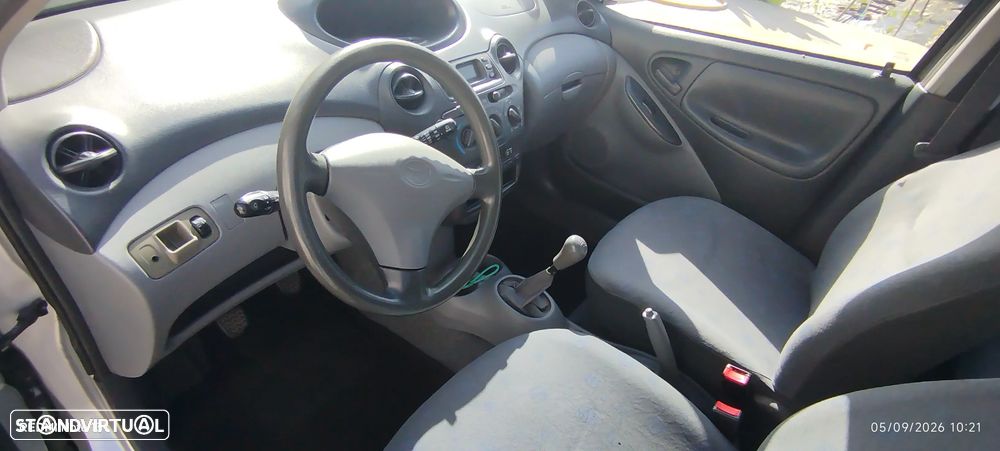 Toyota Yaris 1.0 Sol - 4