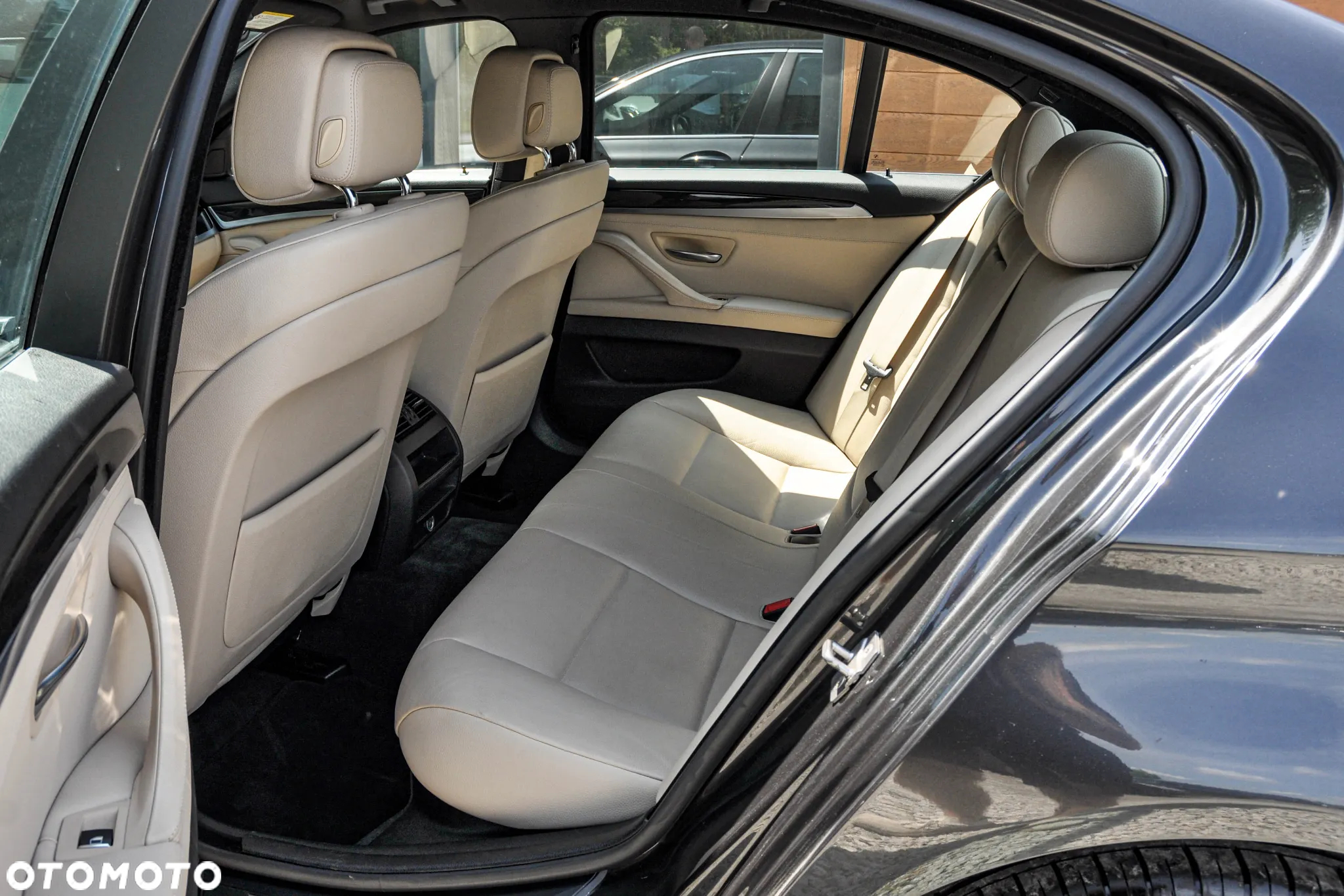 BMW Seria 5 520i - 8