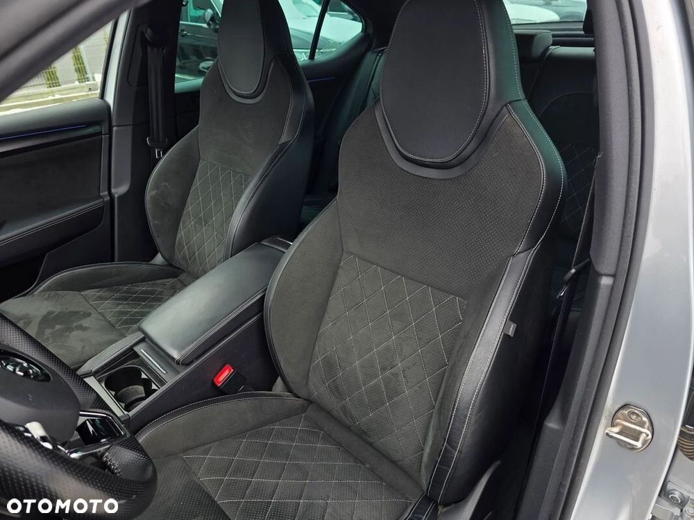 Skoda Superb 2.0 TDI SCR 4x4 Sportline DSG - 8