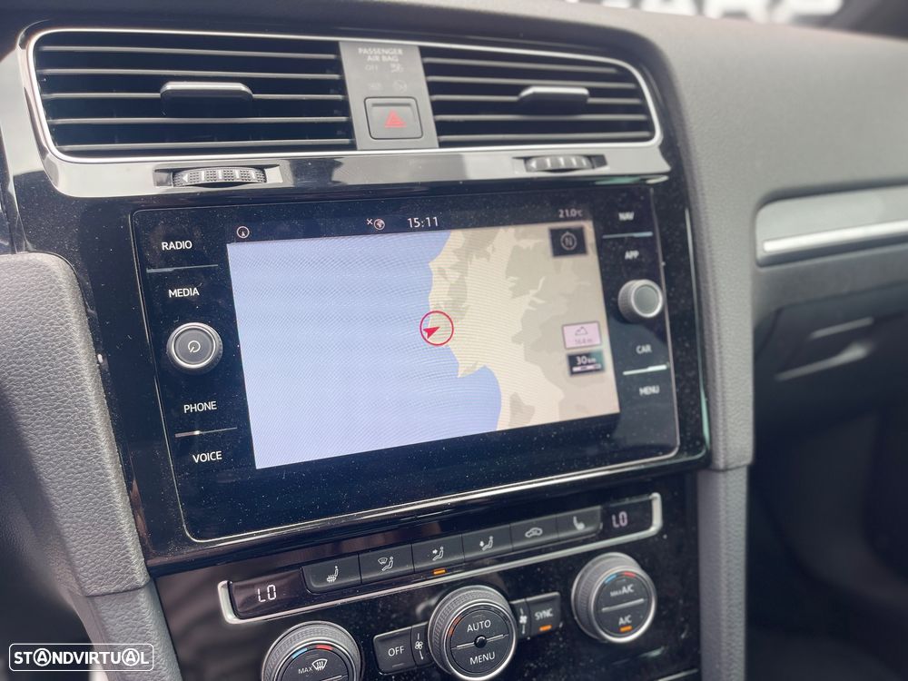 Volkswagen Golf GTI 2.0 TSI OPF DSG Performance — fotografia 18