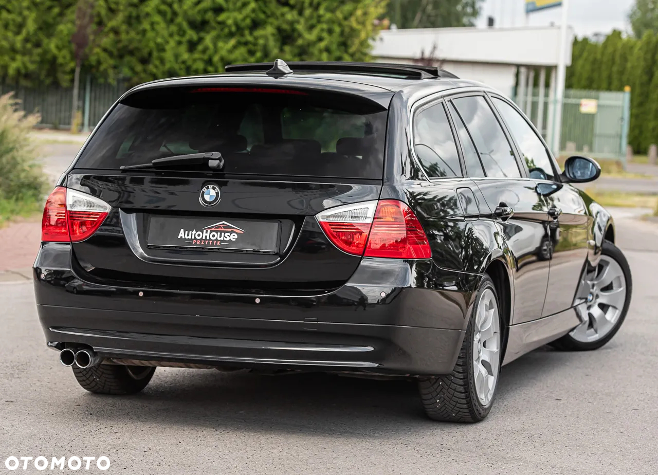 BMW Seria 3 325xi Touring - 8