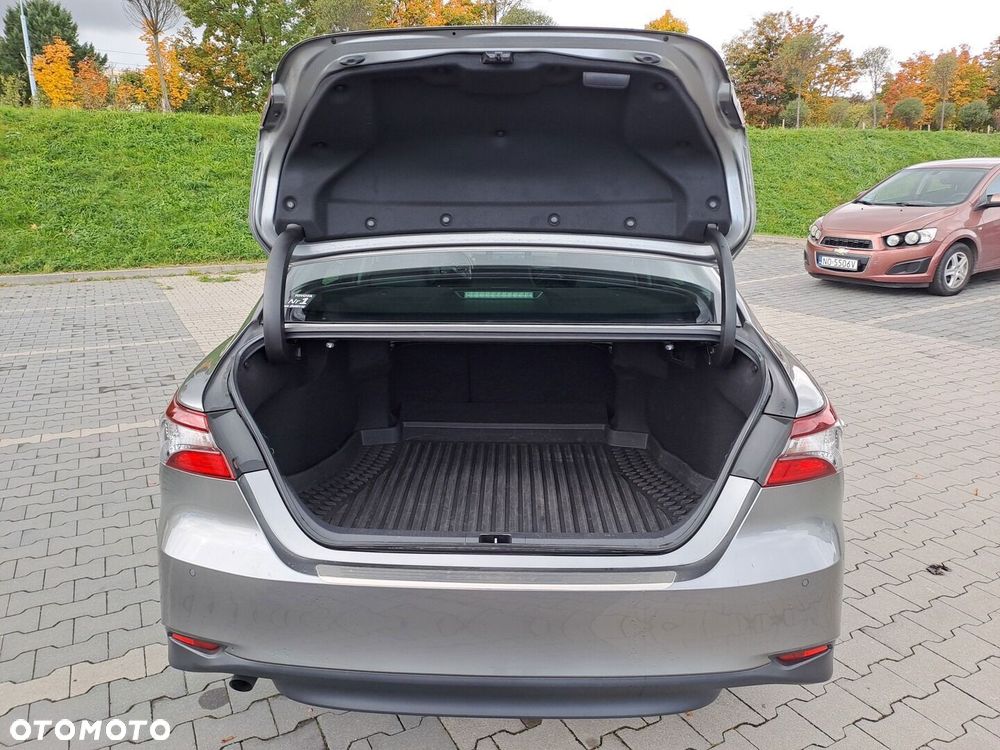 Toyota Camry 2.5 Hybrid Prestige CVT - 26