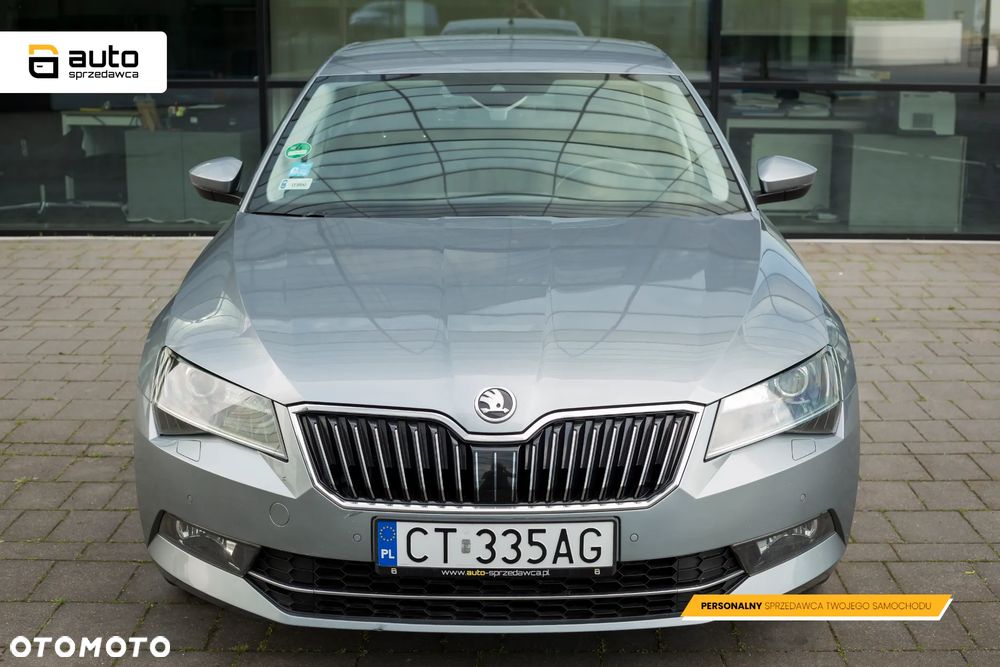 Skoda Superb 2.0 TDI Style DSG - 2
