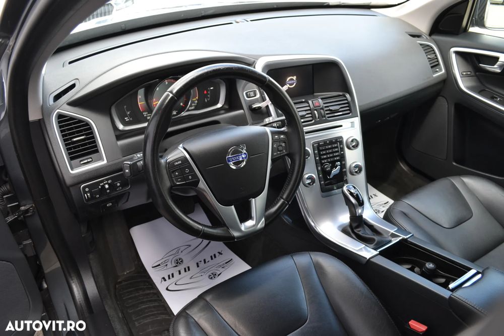 Volvo XC 60 D4 AWD Geartronic Summum - 10
