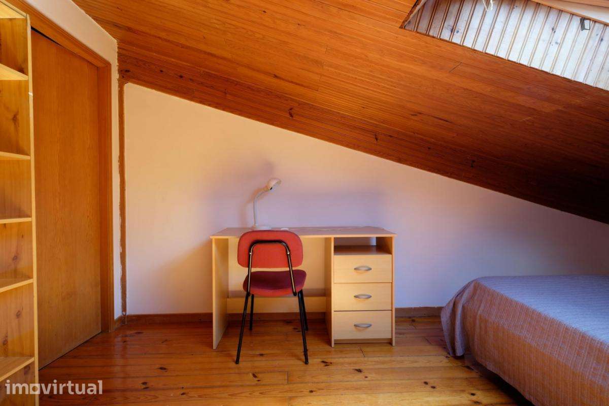 Quarto - localizado em Conchada Coimbra - Grande imagem: 3/11