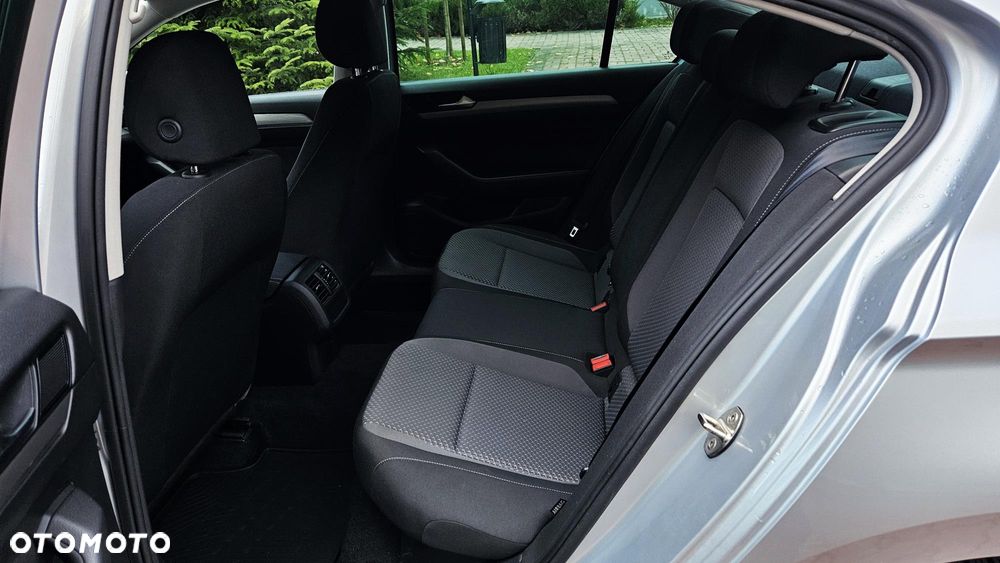 Volkswagen Passat 2.0 TDI EVO Essence - 17
