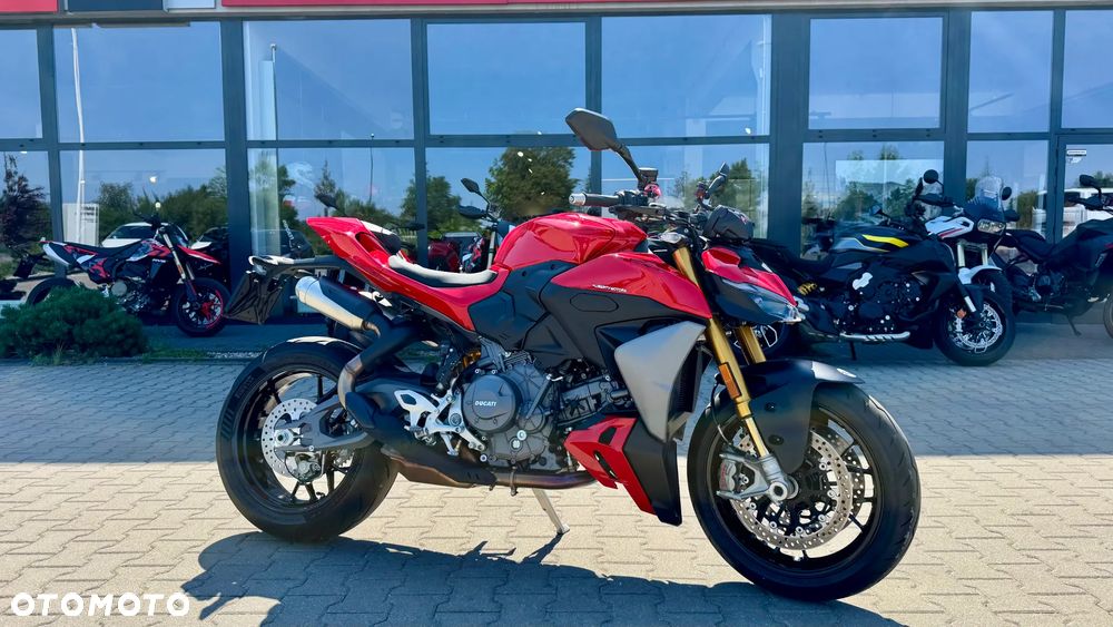 Ducati Streetfighter V2 - 3