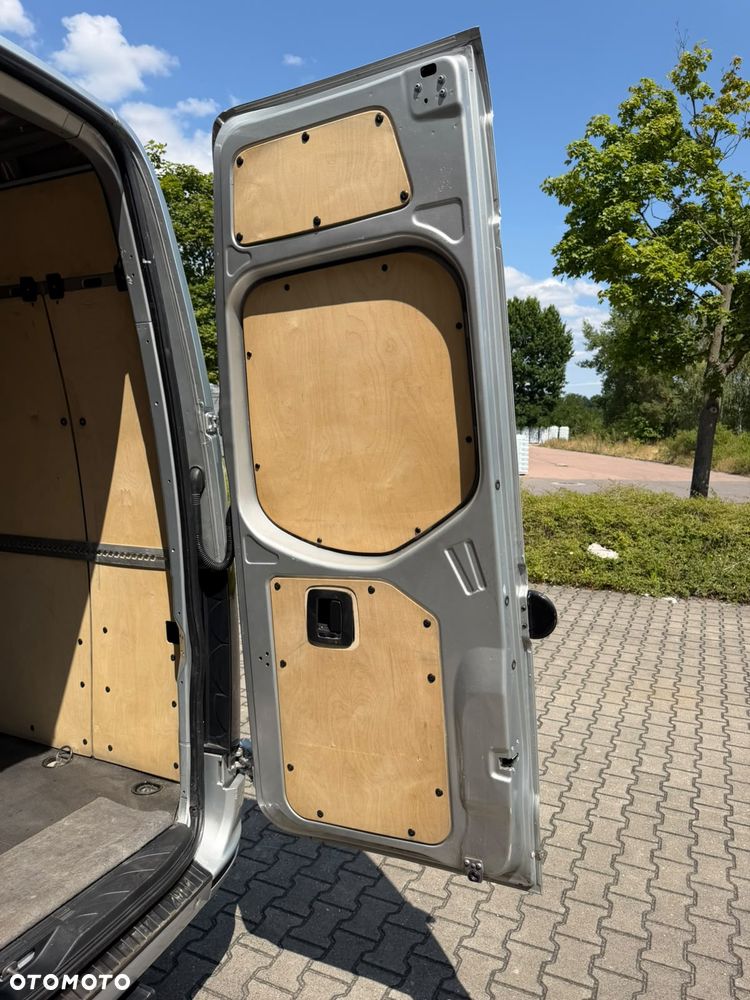 Mercedes-Benz Sprinter - 32