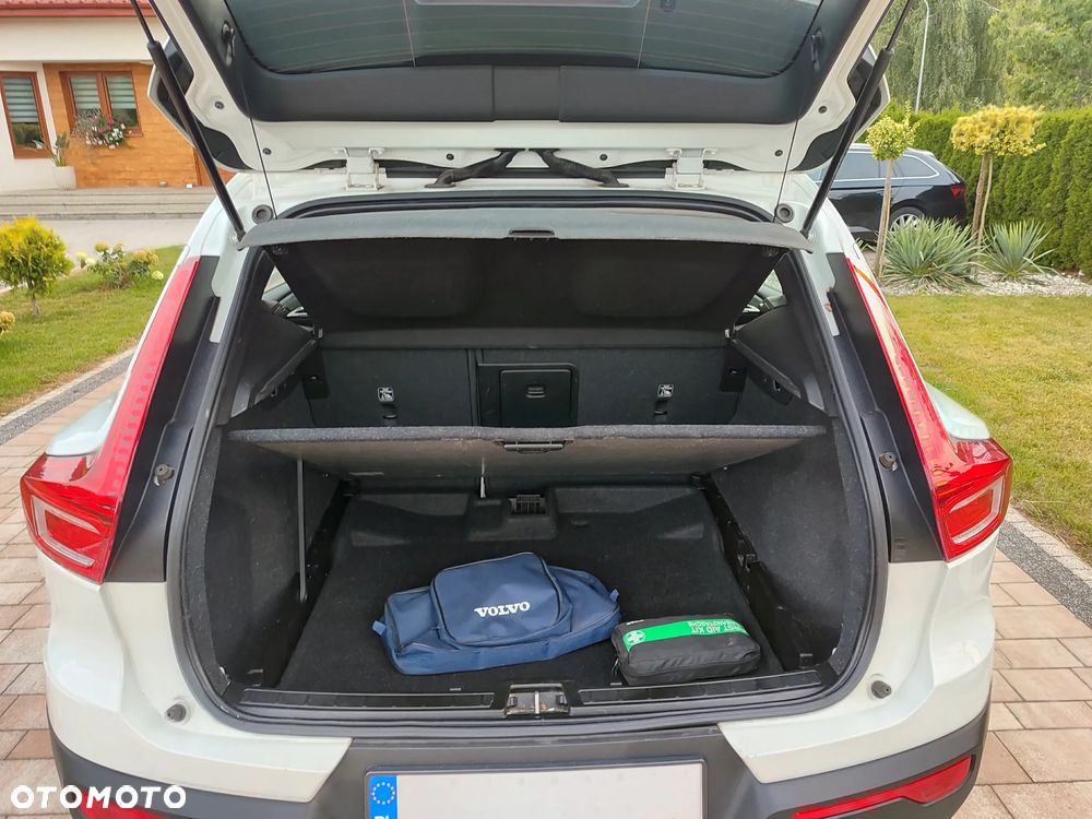 Volvo XC 40 T3 Momentum - 21