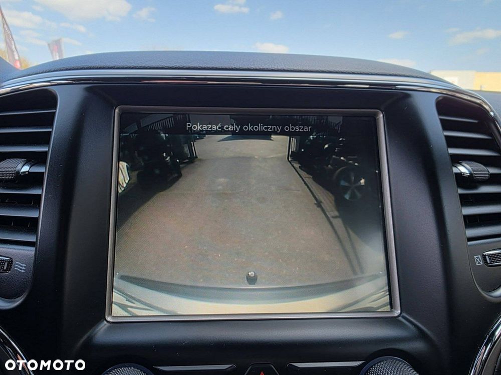 Jeep Grand Cherokee - 23