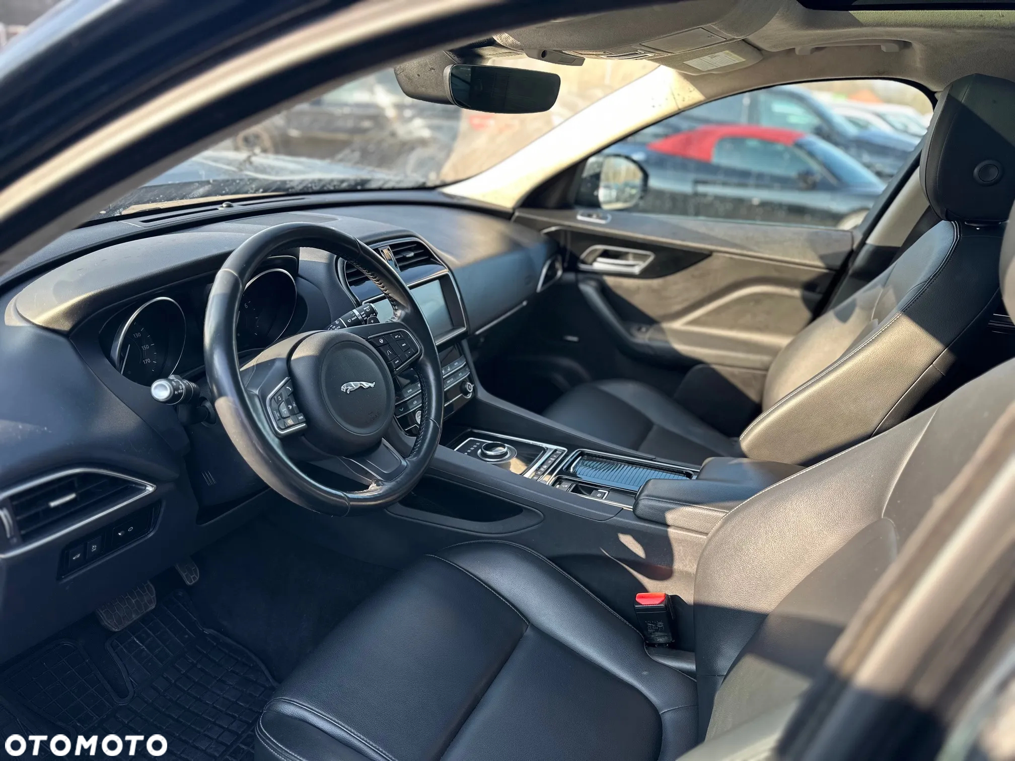 Jaguar F-Pace - 11