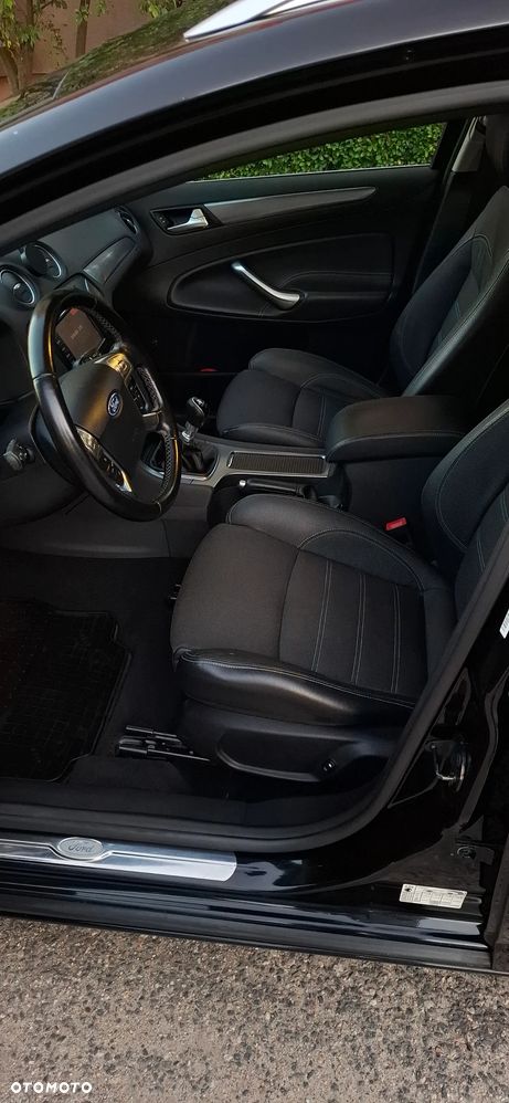 Ford Mondeo - 11