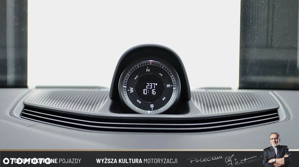Porsche Taycan Turbo Cross Turismo - 14