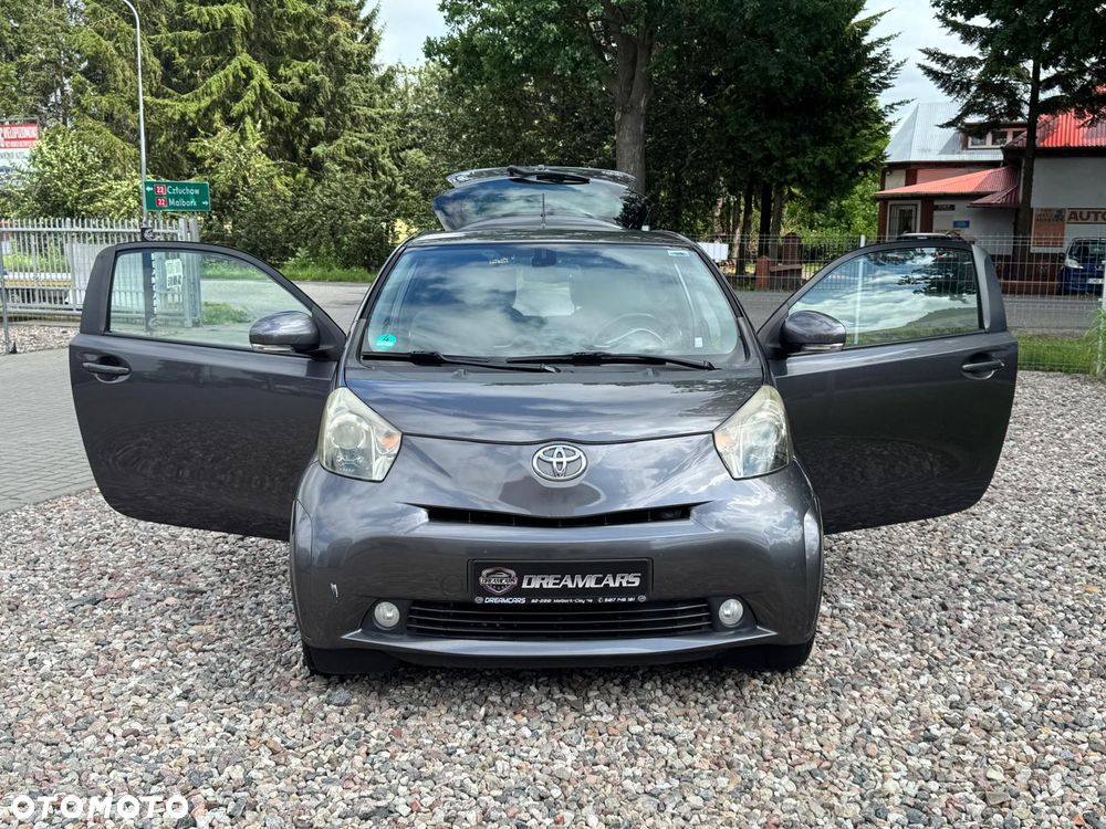 Toyota iQ - 32