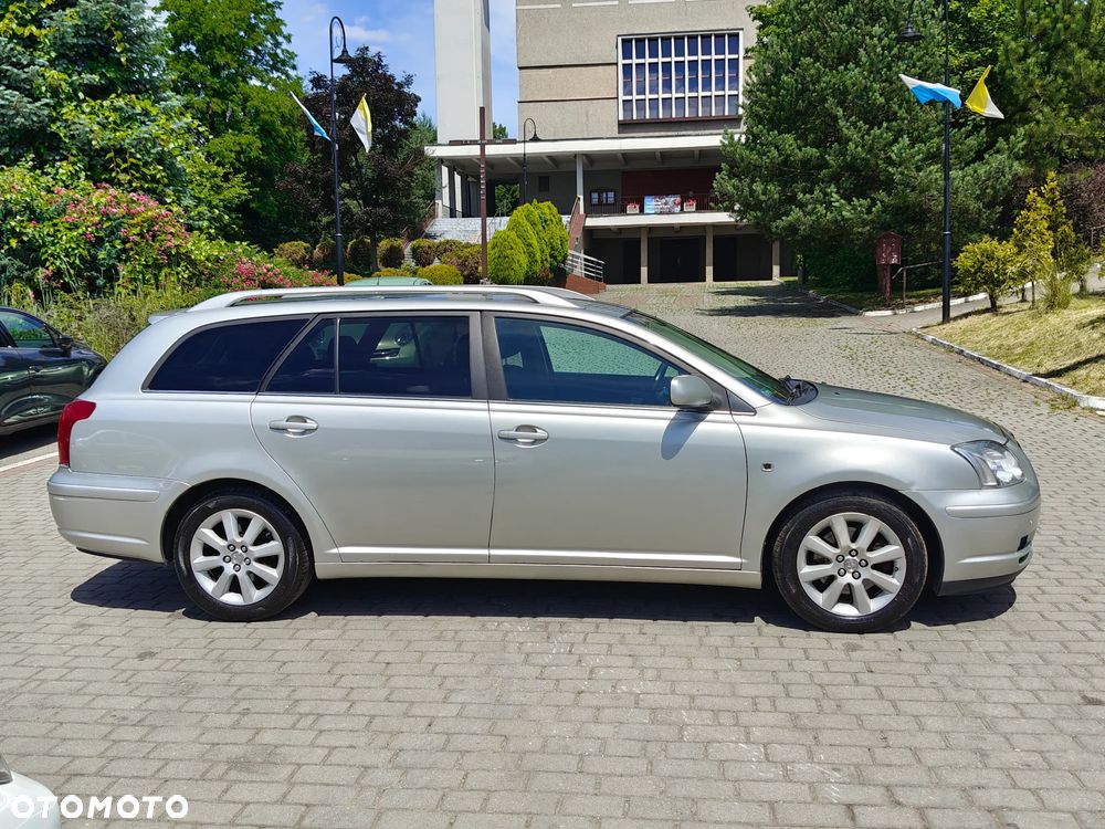 Toyota Avensis 2.0 VVT-i Executive - 5