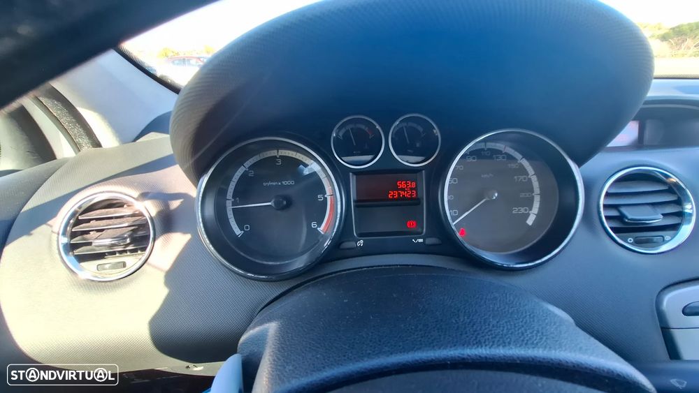 Peugeot 308 1.6 HDi Executive - 19