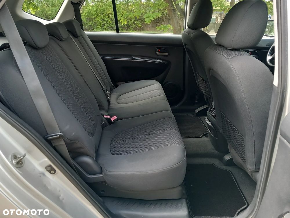 Kia Carens 2.0 CRDi EXpedition - 9