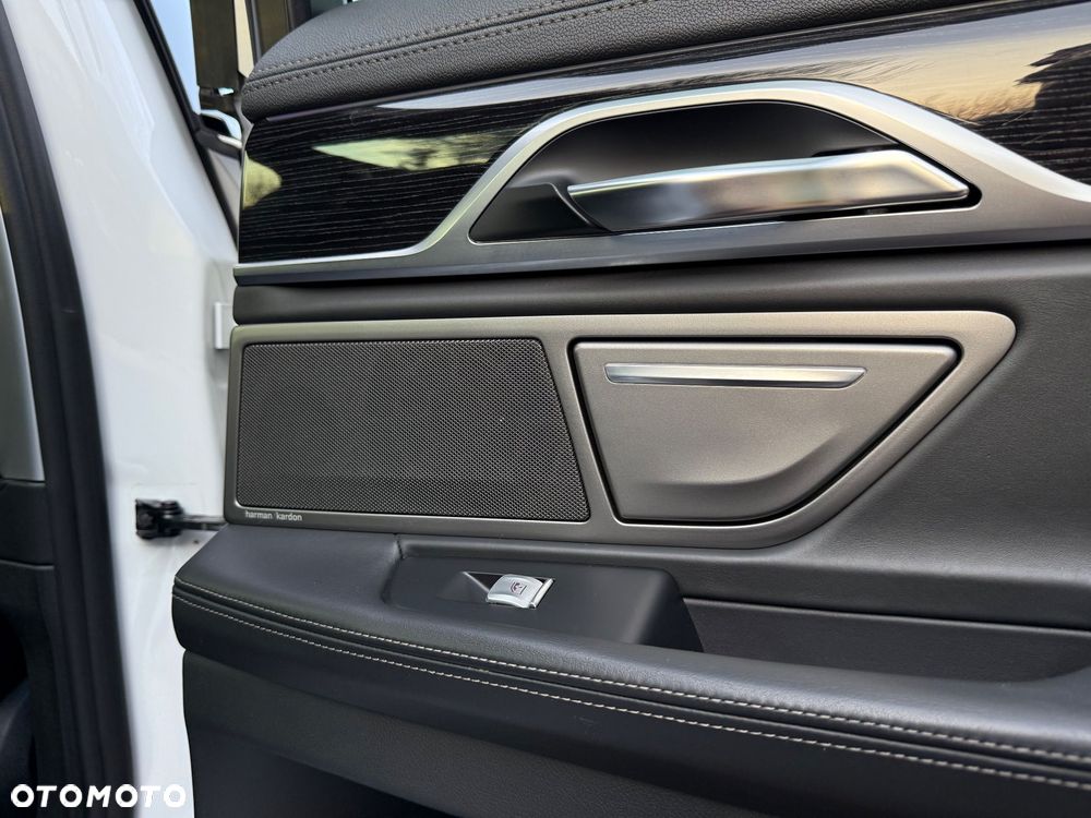 BMW Seria 7 - 22