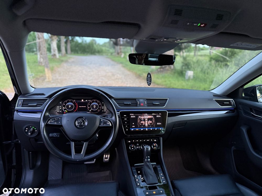 Skoda Superb 2.0 TDI 4x4 L&K DSG - 17