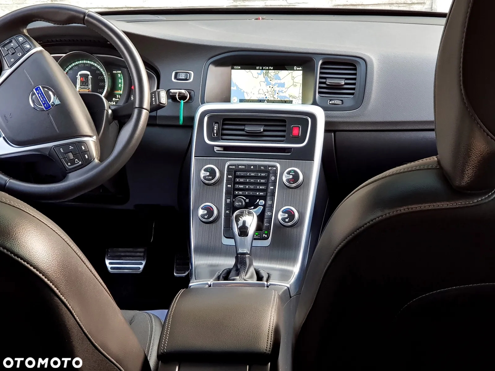 Volvo V60 Cross Country - 14