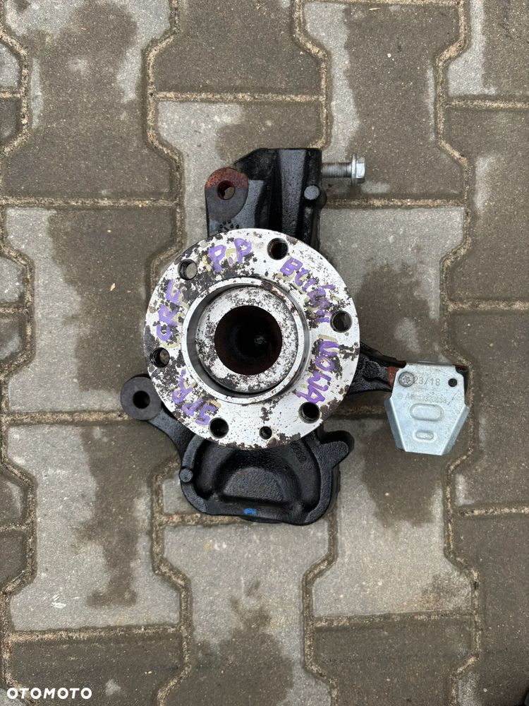 VW Crafter MB Sprinter W 906 zwrotnica koła prawa/ koło bliźniak - 1