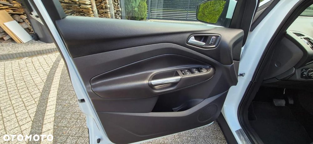 Ford Kuga - 14