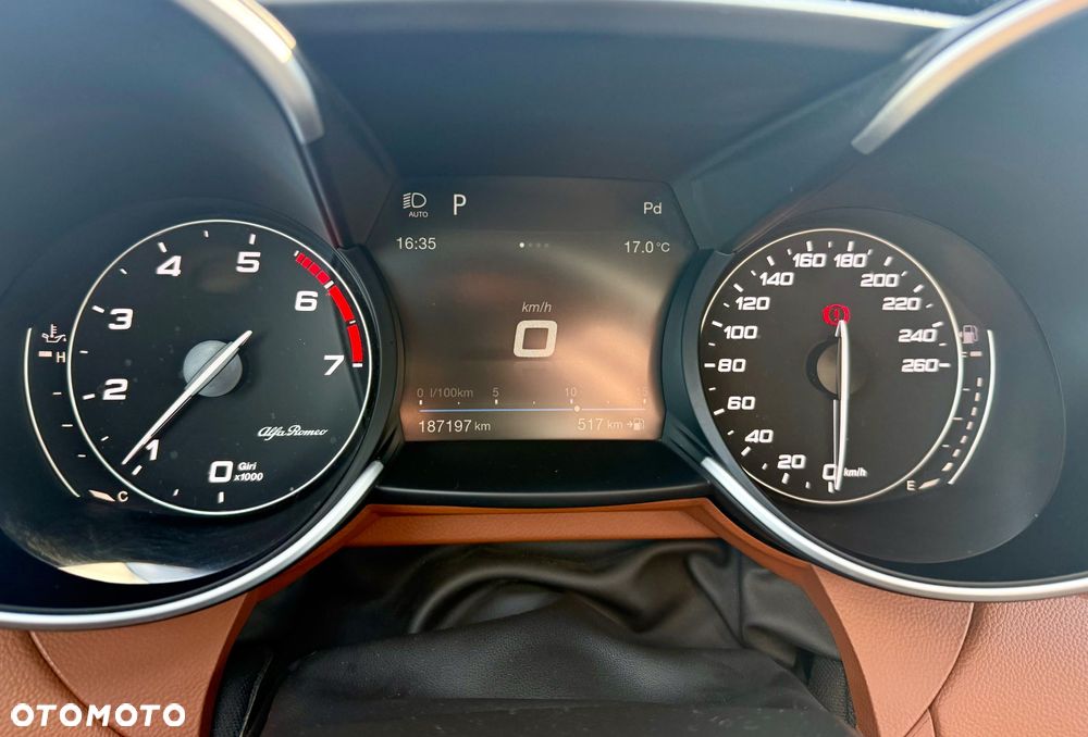 Alfa Romeo Giulia 2.0 Turbo Veloce Q4 - 12