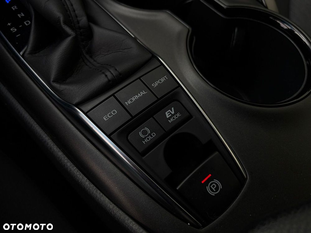 Toyota Camry 2.5 Hybrid Comfort CVT - 30