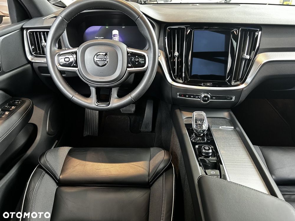 Volvo V60 Cross Country - 10